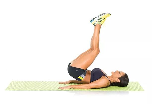 Crunch inverso para entrenar los músculos abdominales